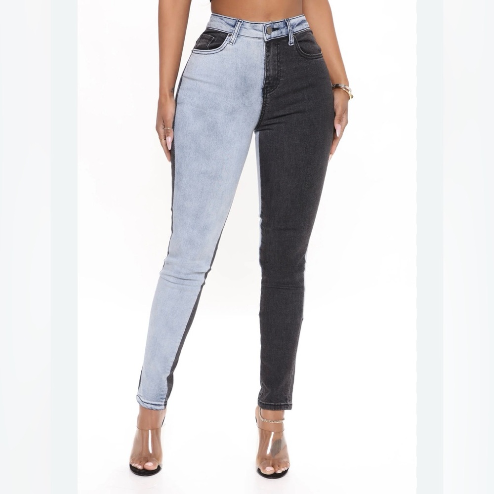 Two-Tone Fashion Black and Blue Women Jeans (sz 15) Lot # 221